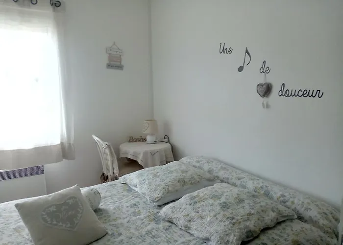 Arc En Ciel Et Clé Des Champs Apartamento Contrexéville